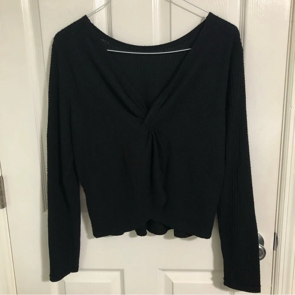 **SOLD**Hollister | open back long sleeve black waffle knit blouse shirt top - Picture 3 of 8